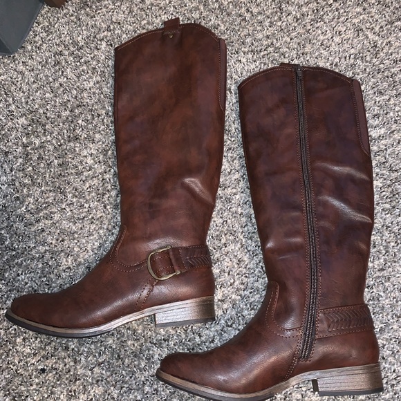 G.H. Bass Women’s Brown Riding Boots - Picture 2 of 6